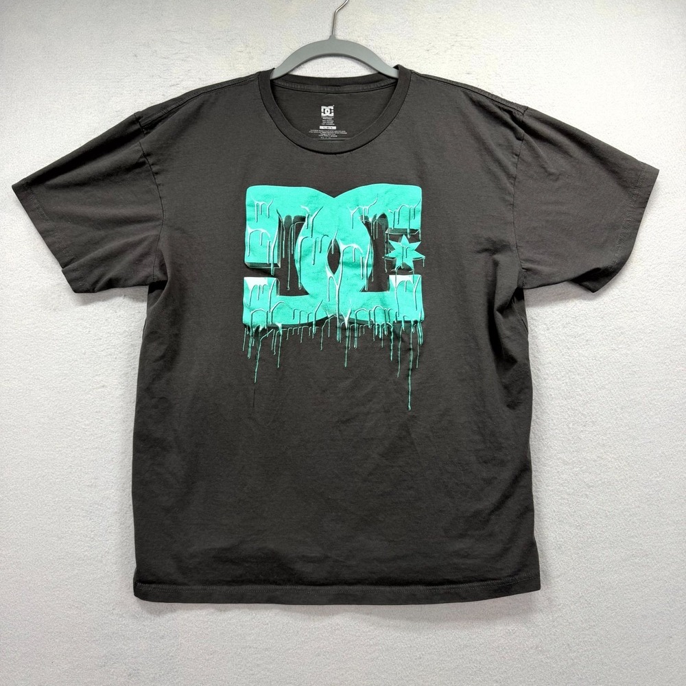 DC Trademark T-Shirt Men Large Charcoal Gray Graphic Everyday Crew Skate Y2K Tee